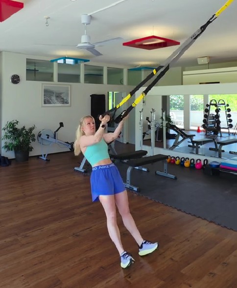 Workouts mit Florence Winkler – Workout Video Personaltraining Altendorf