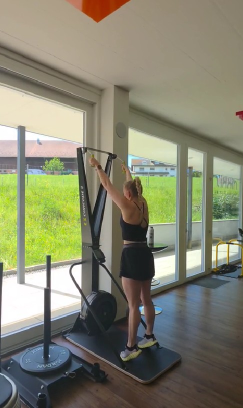 Workouts mit Florence Winkler – Workout Video Personaltraining Altendorf
